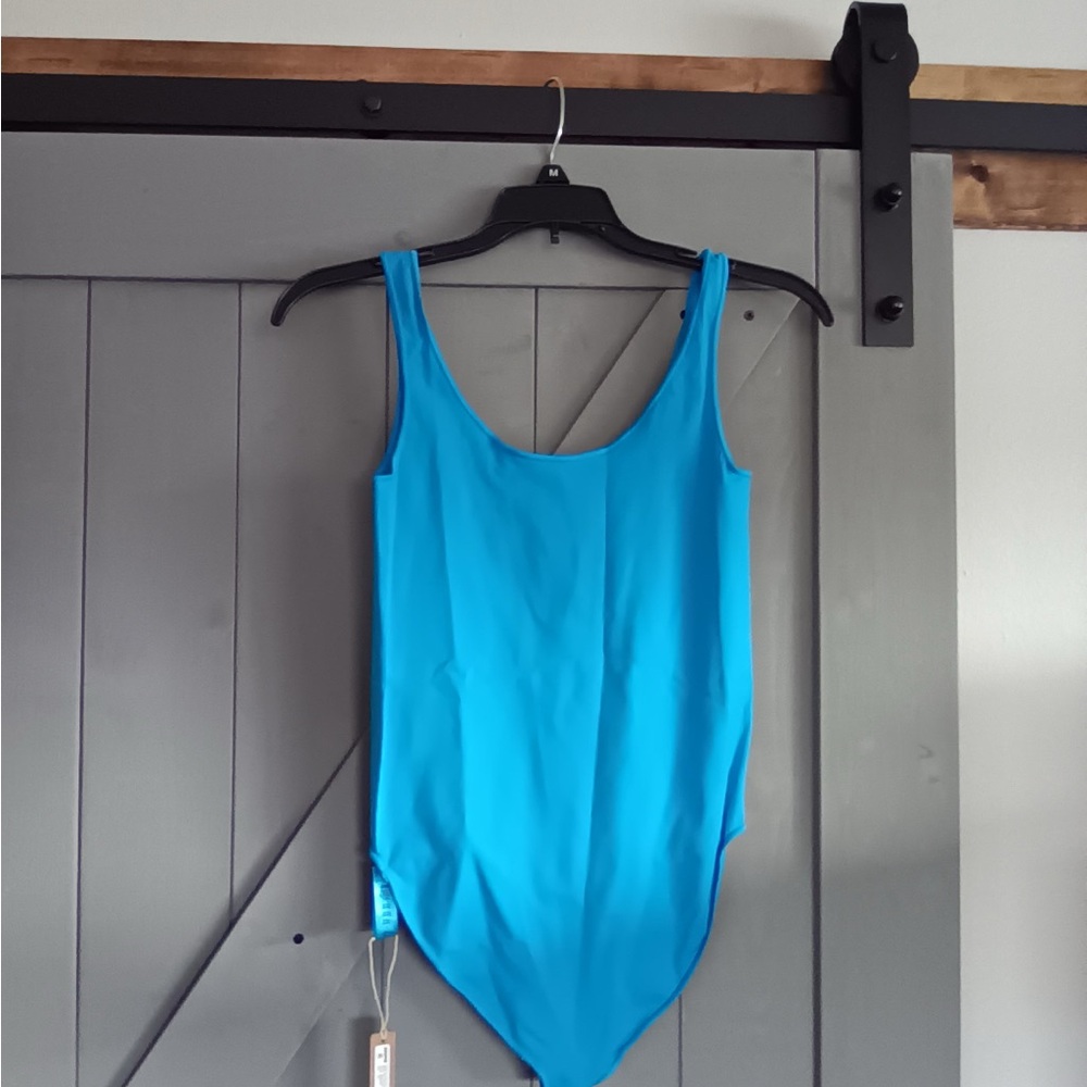 SKIMS Essential Scoop Neck Bodysuit
